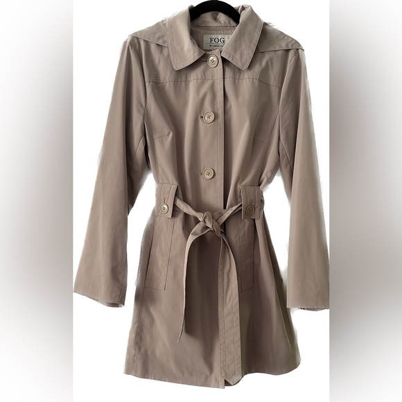London Fog Jackets & Blazers - London Fog Trench Coat - Beige/Khaki - Medium